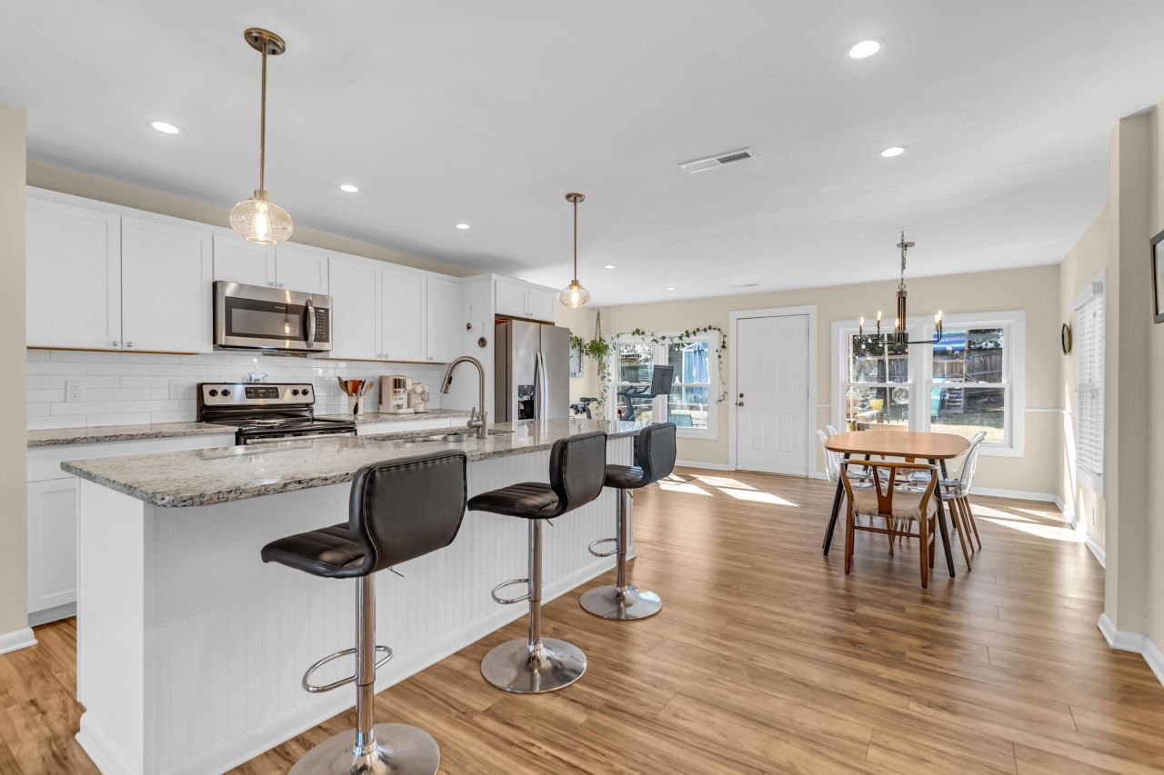 655 Wantoot Boulevard Photo 7