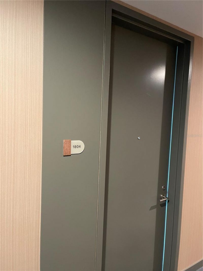 400 Central Ave, Unit 1804, Saint Petersburg, FL 33701 Photo