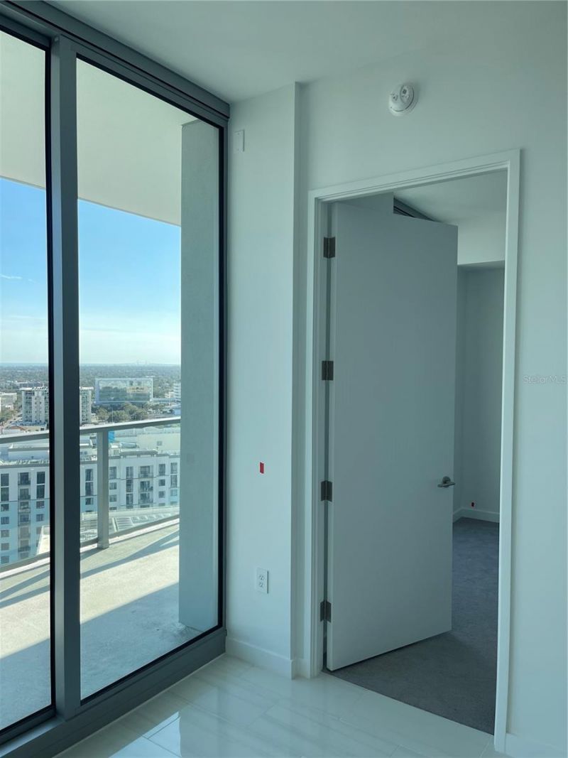 400 Central Ave, Unit 1804, Saint Petersburg, FL 33701 Photo