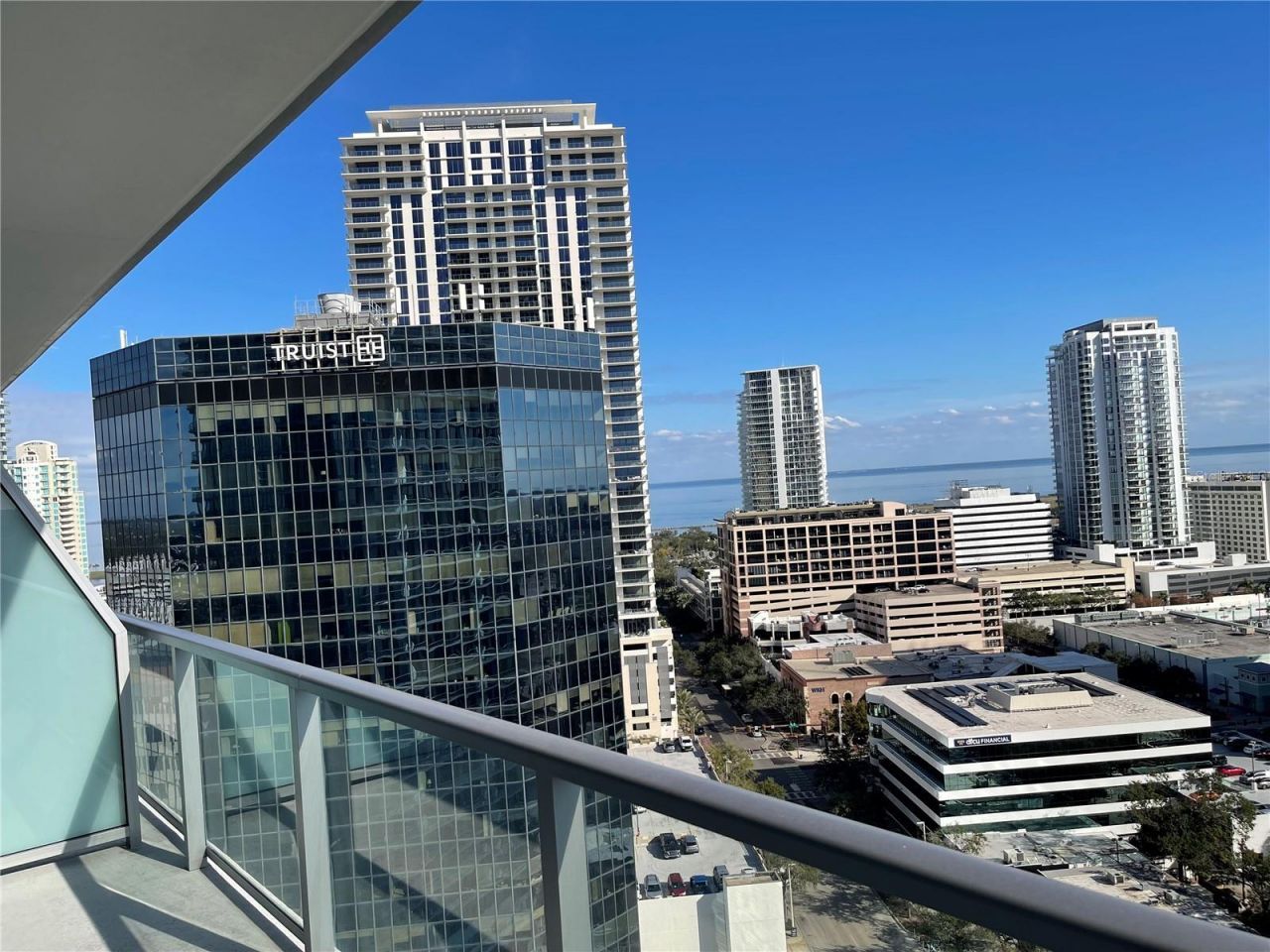 400 Central Ave, Unit 1804, Saint Petersburg, FL 33701 Photo