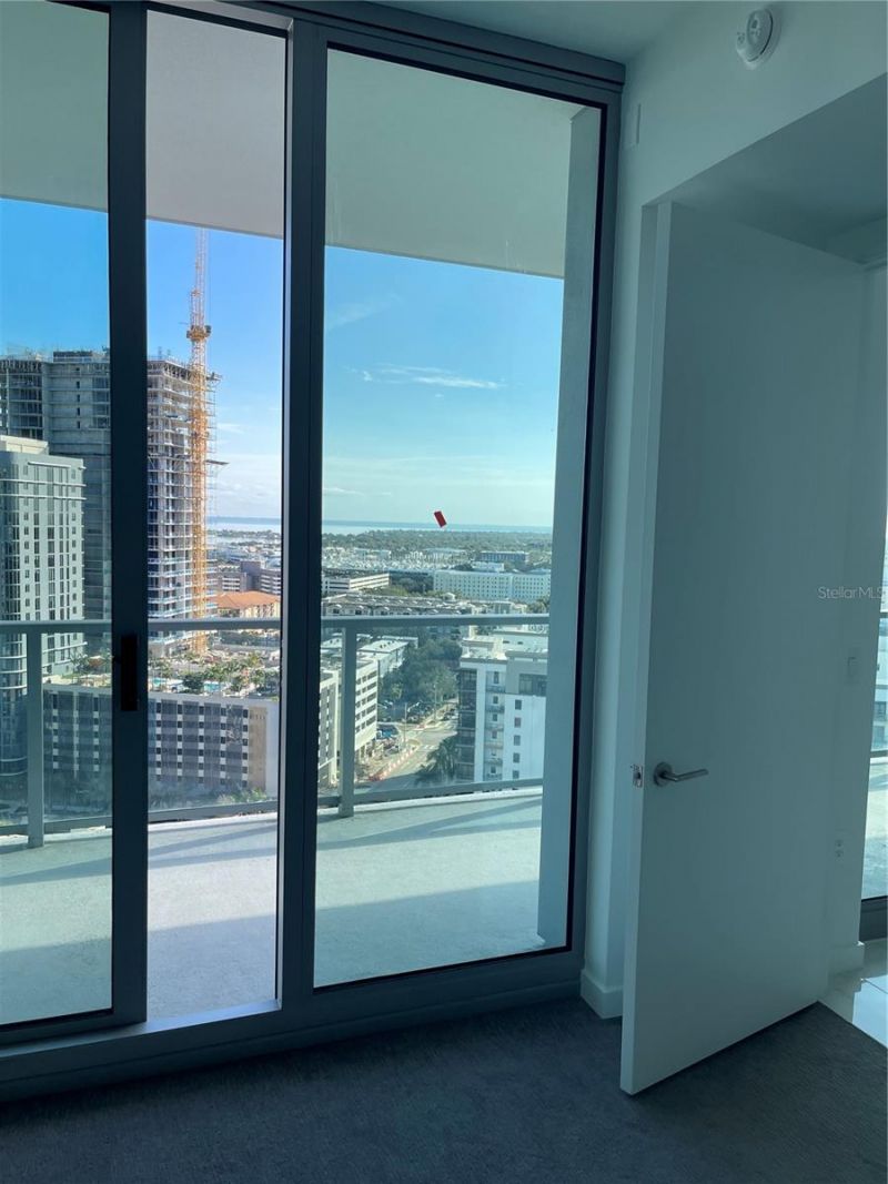 400 Central Ave, Unit 1804, Saint Petersburg, FL 33701 Photo