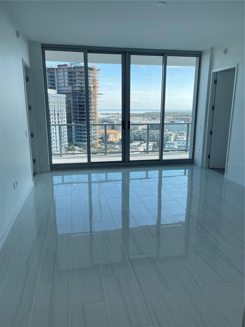 400 Central Ave, Unit 1804, Saint Petersburg, FL 33701 Photo