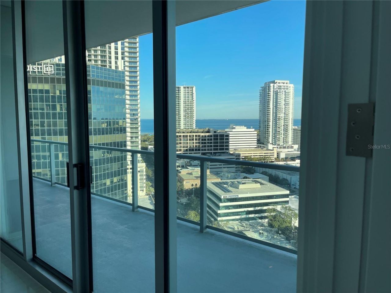 400 Central Ave, Unit 1804, Saint Petersburg, FL 33701 Photo