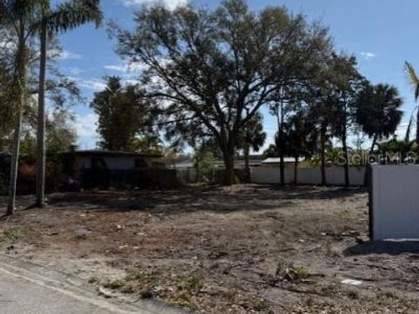 6611 KINGSWOOD DRIVE N, ST PETERSBURG, FL 33702