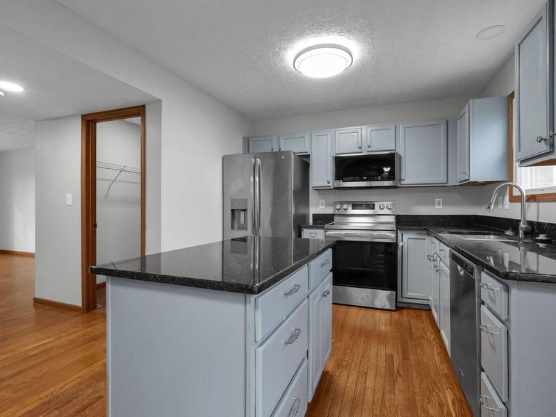 8726 Woodwind Drive, Lewis Center, OH 43035 Photo 12