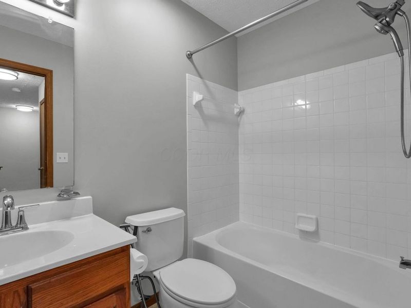 8726 Woodwind Drive, Lewis Center, OH 43035 Photo 19