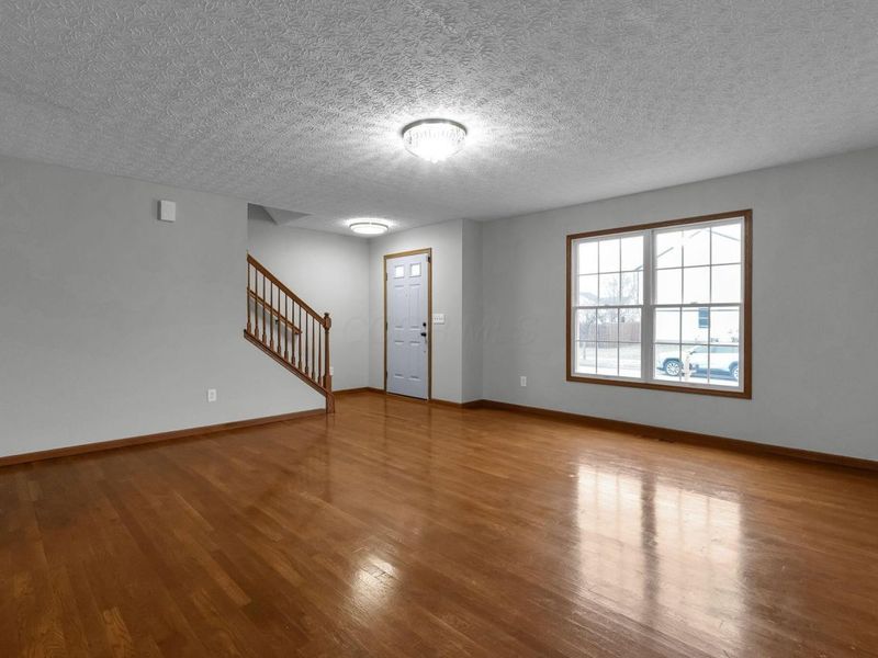 8726 Woodwind Drive, Lewis Center, OH 43035 Photo 7