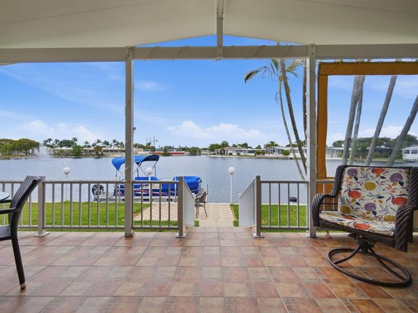 5555 Lakeshore Dr, Fort Lauderdale, FL 33312