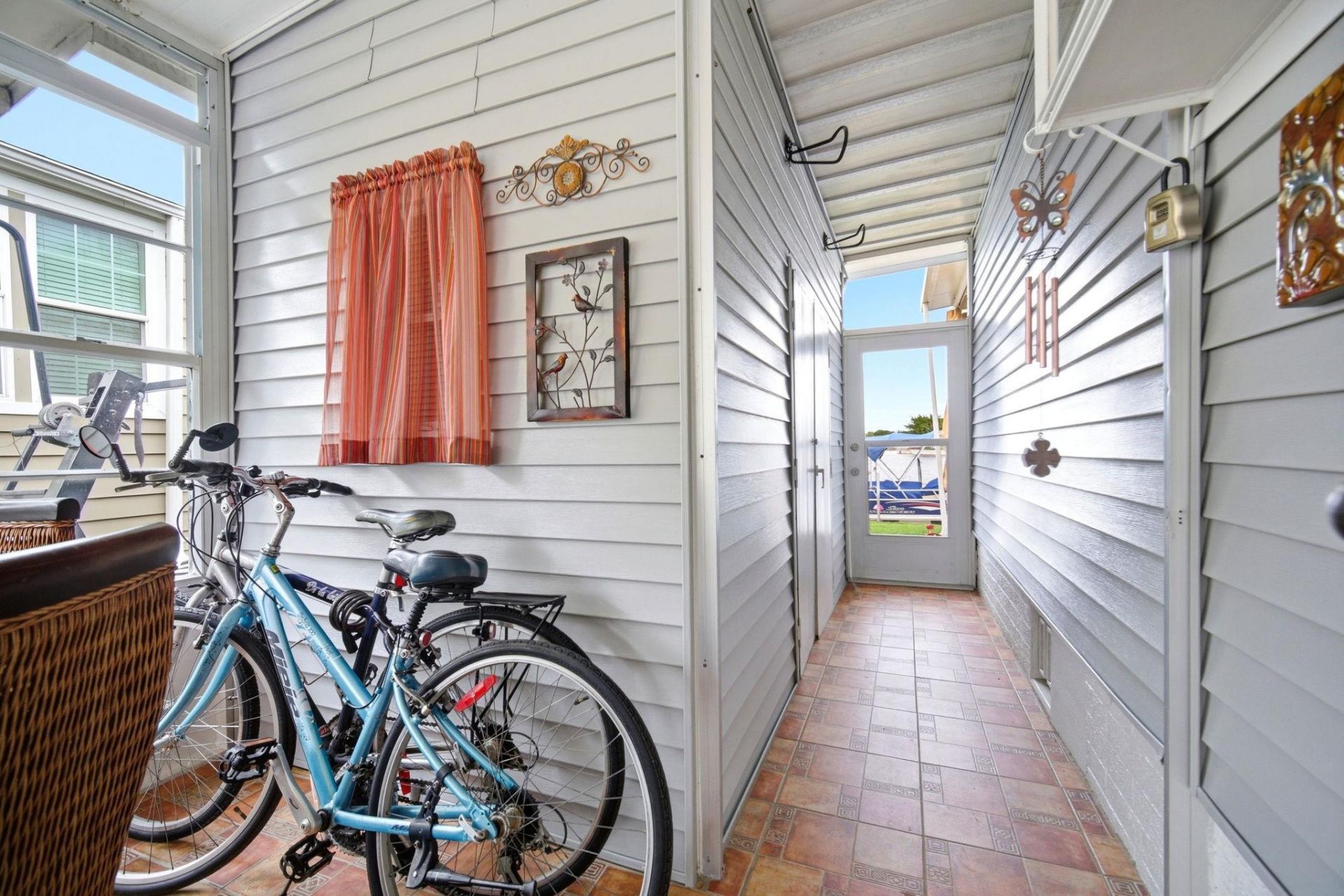 5555 Lakeshore Dr, Fort Lauderdale, FL 33312 Photo