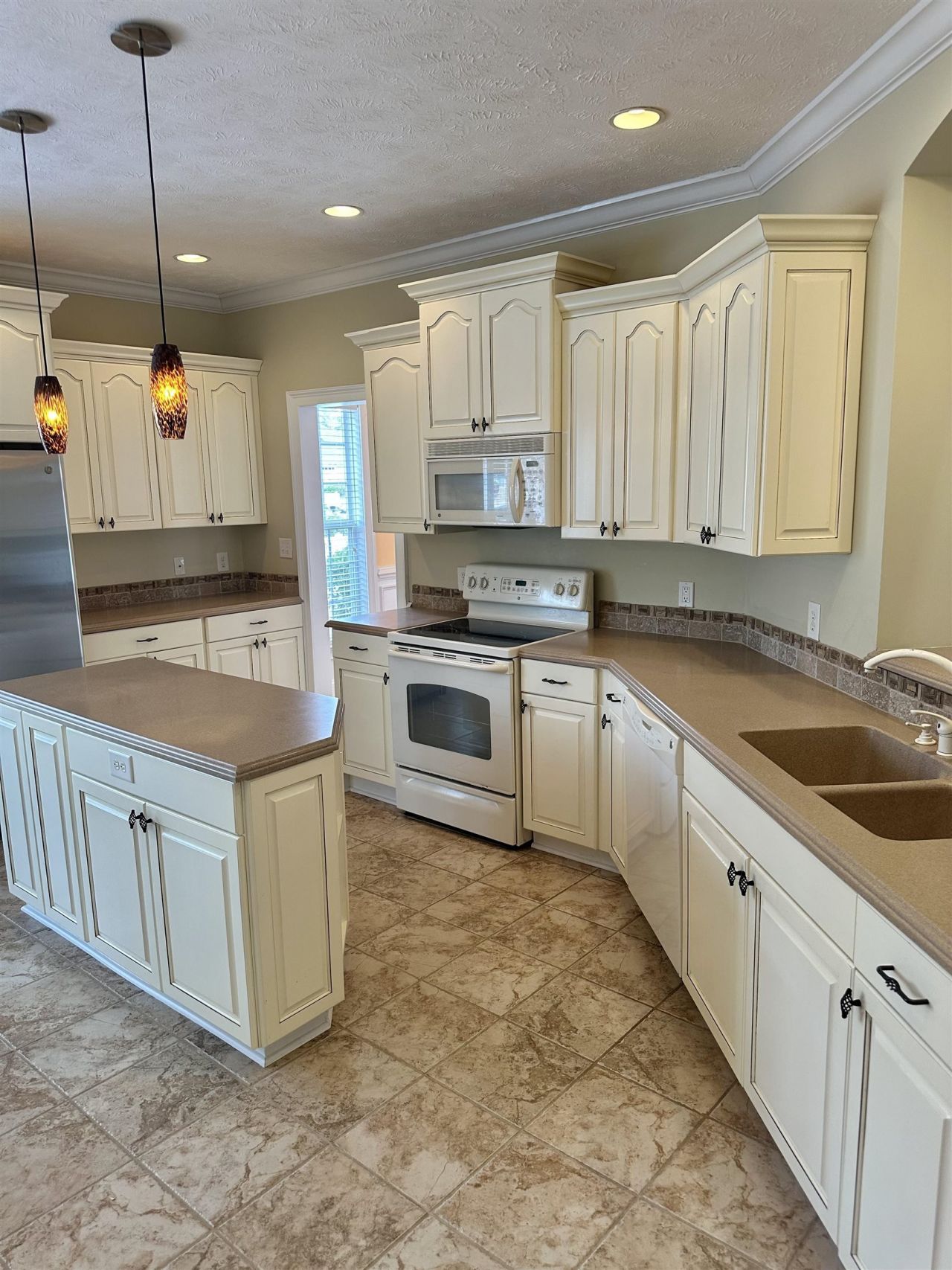 219 Cypress Estates Dr. Photo 11