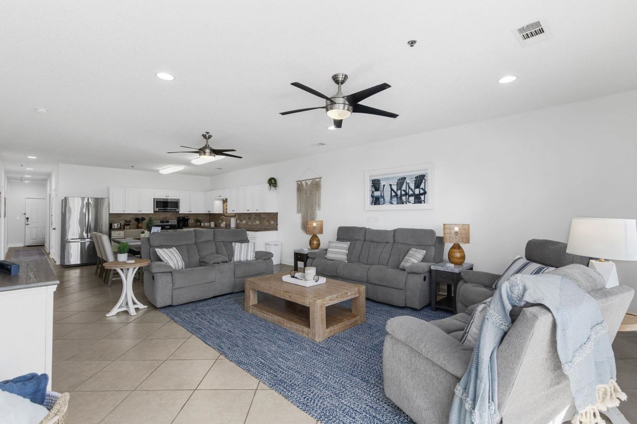 203 53rd Ave. N Photo 4