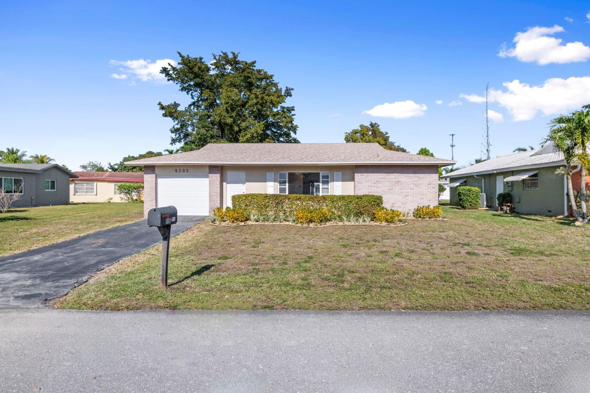 9203 NW 71st Street, Tamarac, FL 33321 Photo