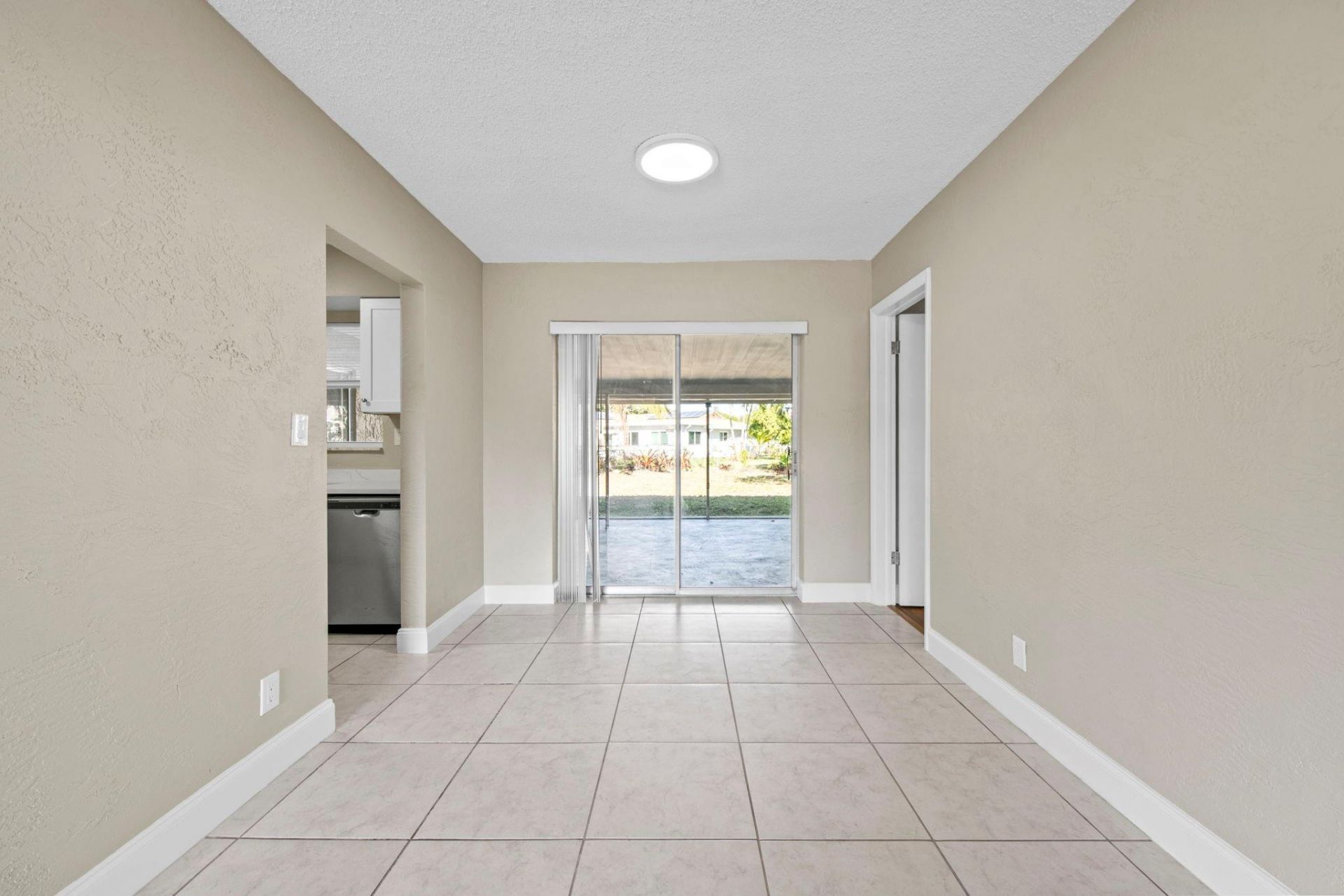 9203 NW 71st Street, Tamarac, FL 33321 Photo