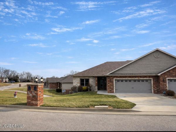 1241 DUANE SWIFT PARKWAY, Jefferson City, MO 65109