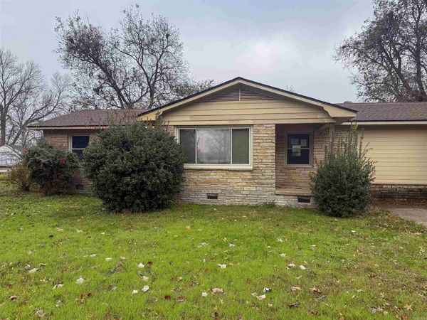 1210 W Hale Avenue, Osceola, AR 72370