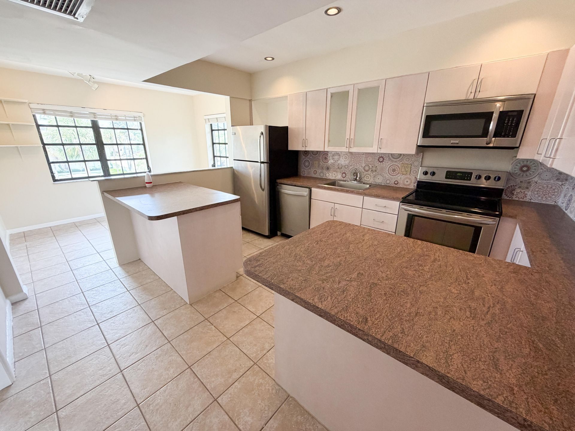 917 NE 16th Avenue, Unit 16, Fort Lauderdale, FL 33304 Photo