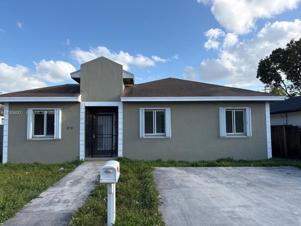 2916 NW 51st St, Miami, FL 33142
