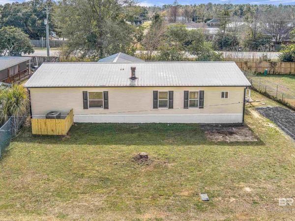 102 S Wren Lane, Robertsdale, AL 36567