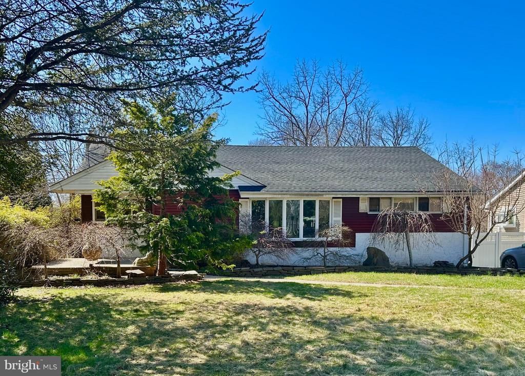 35 Fairway Drive, Yardley, PA 19067 Main Photo