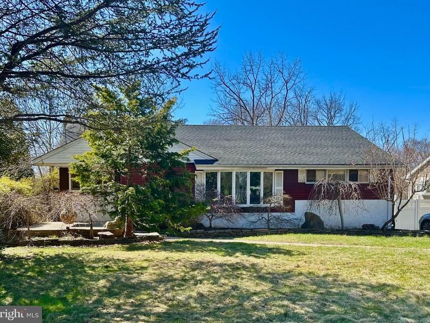 35 Fairway Drive, Yardley, PA 19067 Main Photo