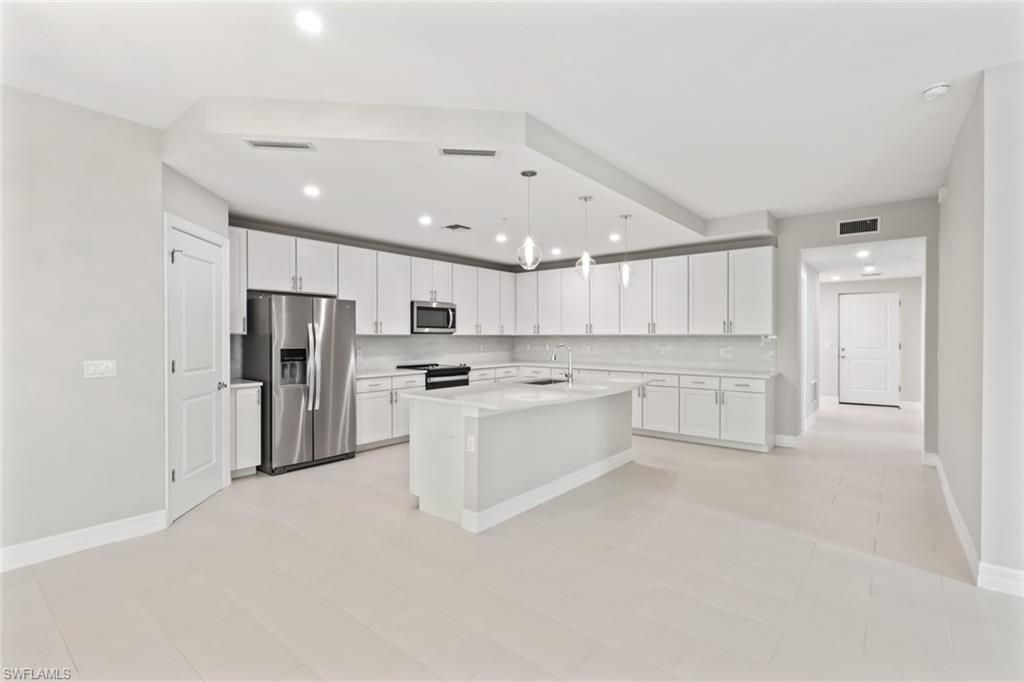 196 Indies Dr E, Unit 101, Naples, FL 34114 Photo