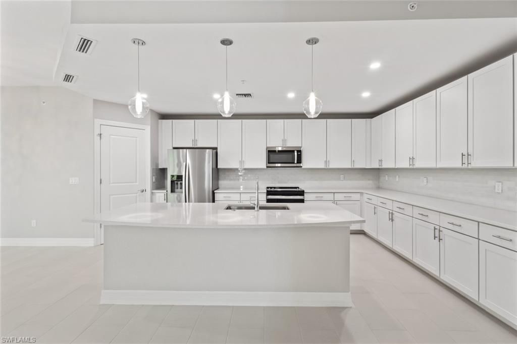 196 Indies Dr E, Unit 101, Naples, FL 34114 Photo