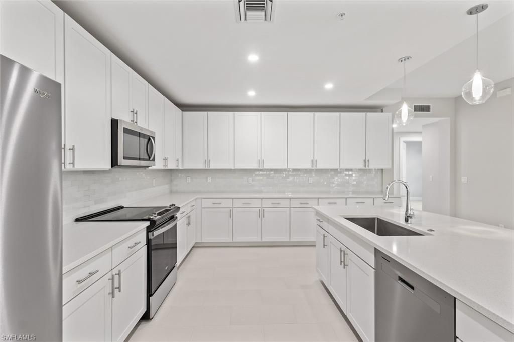 196 Indies Dr E, Unit 101, Naples, FL 34114 Photo
