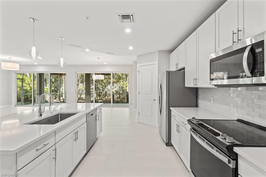 196 Indies Dr E, Unit 101, Naples, FL 34114 Photo