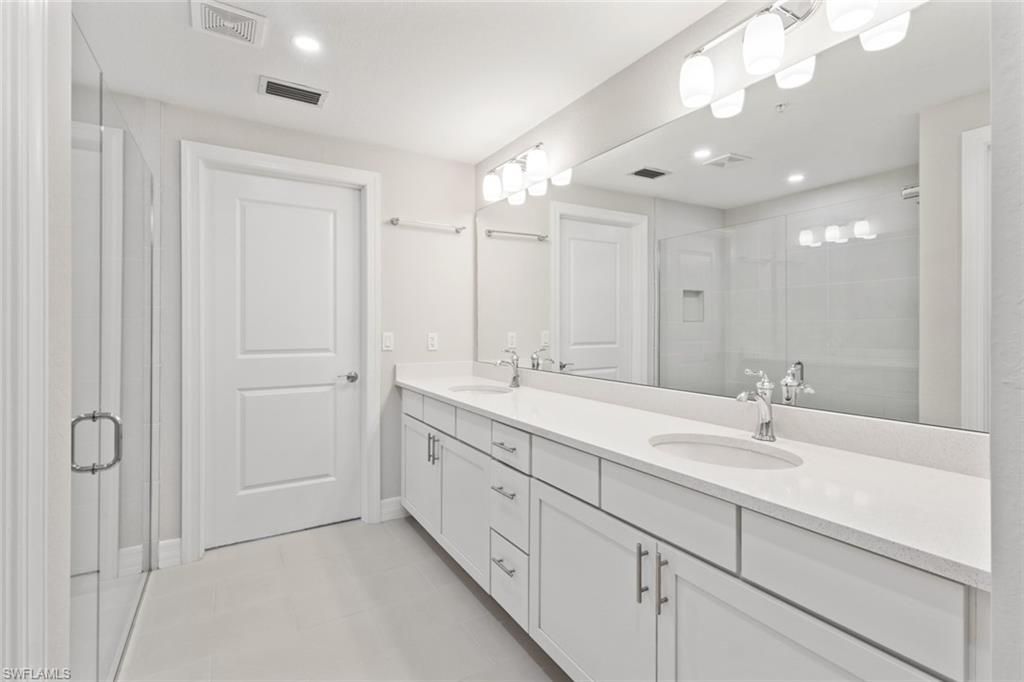196 Indies Dr E, Unit 101, Naples, FL 34114 Photo