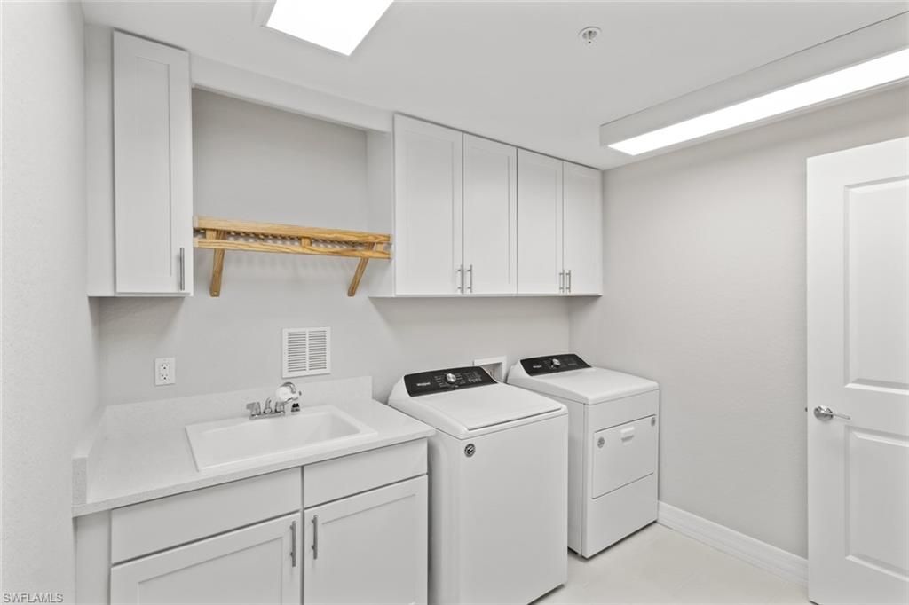 196 Indies Dr E, Unit 101, Naples, FL 34114 Photo