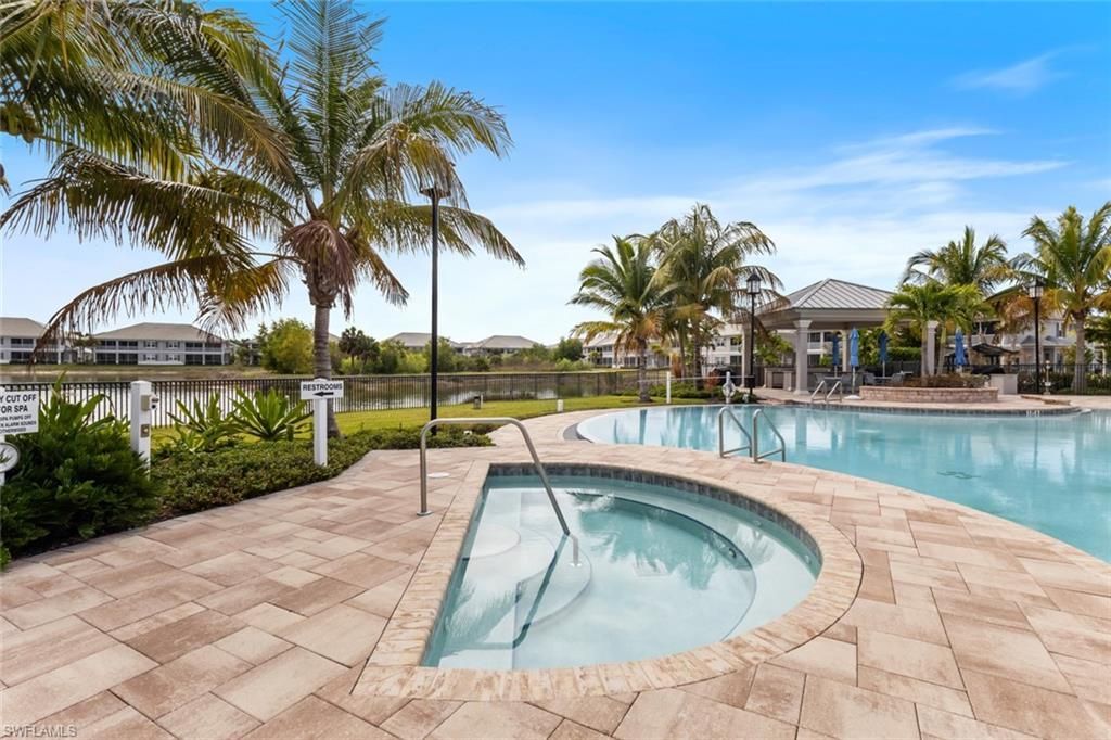 196 Indies Dr E, Unit 101, Naples, FL 34114 Photo
