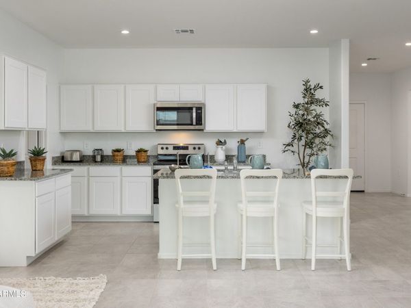 1555 E GLAZIER Drive E, Casa Grande, AZ 85122