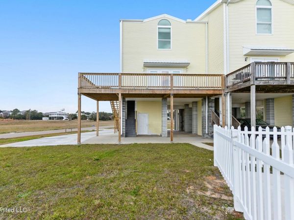 806 W Beach Boulevard, Long Beach, MS 39560