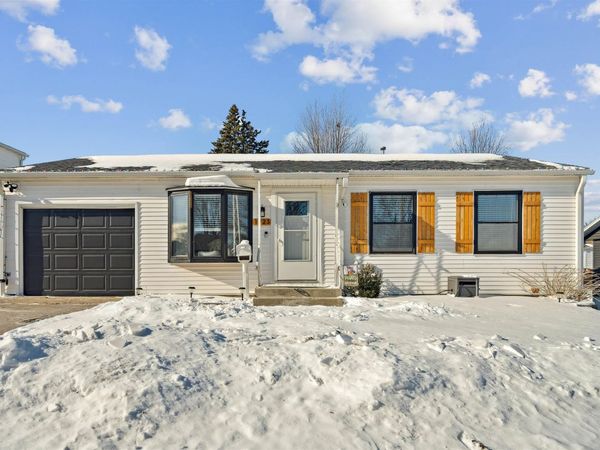 1723 Richie Drive, Dubuque, IA 52002