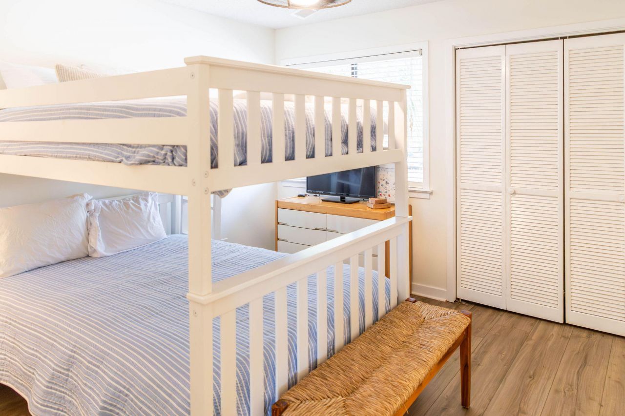 837 Club Cottage Road Photo 34