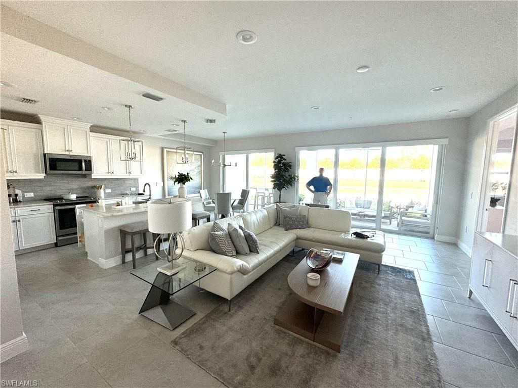 2555 Seychelles Dr, Unit 402, Naples, FL 34112 Photo