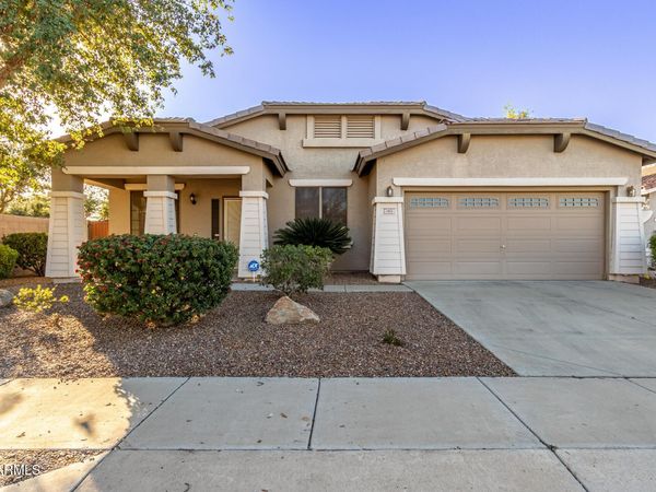 7402 N 88th Lane, Glendale, AZ 85305