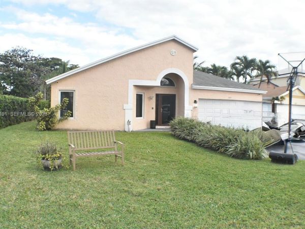 2841 Huron Way, Miramar, FL 33025