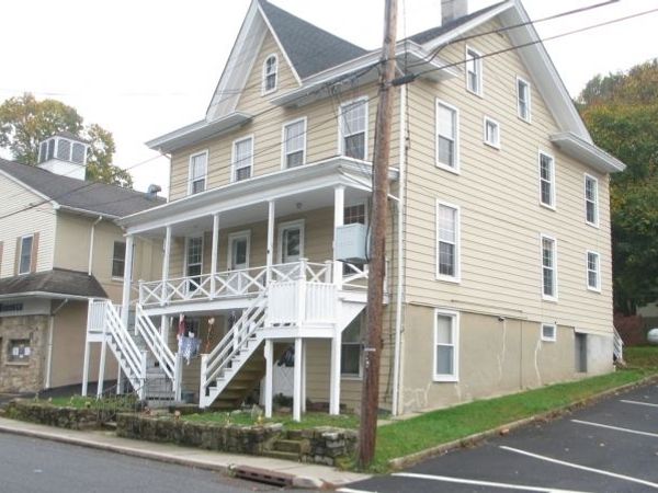 5 Wells Ave, Hampton, NJ 08827