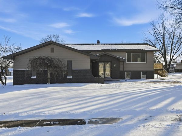 2008 Sir Richard Road, Schererville, IN 46375