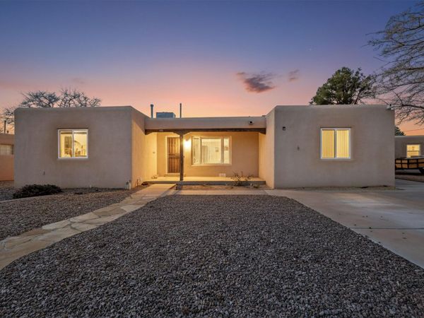 1319 Manzano Street NE, Albuquerque, NM 87110