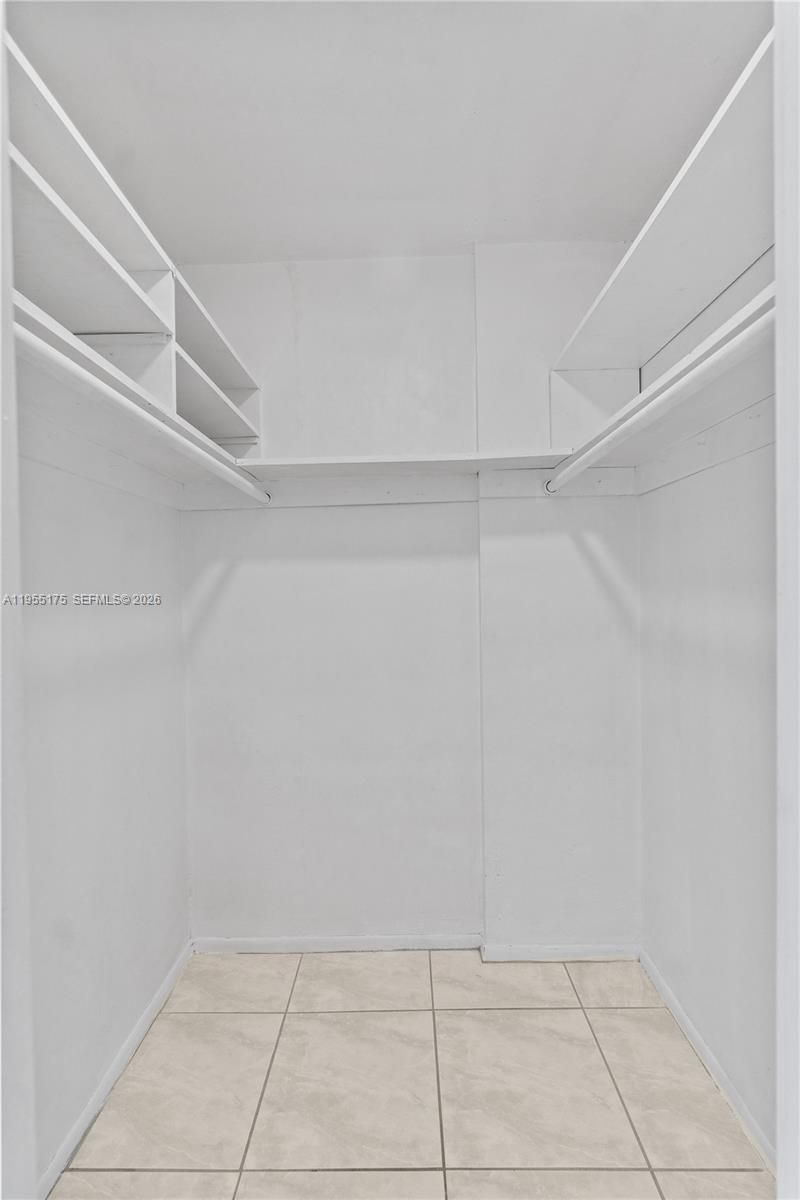 1301 NE Miami Gardens Dr, Unit 1424W, Miami, FL 33179 Photo