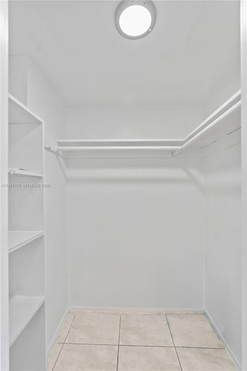 1301 NE Miami Gardens Dr, Unit 1424W, Miami, FL 33179 Photo