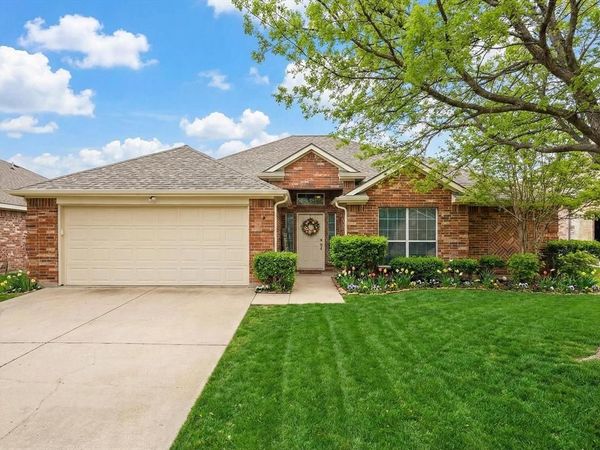 513 Greenvale Court, Saginaw, TX 76179
