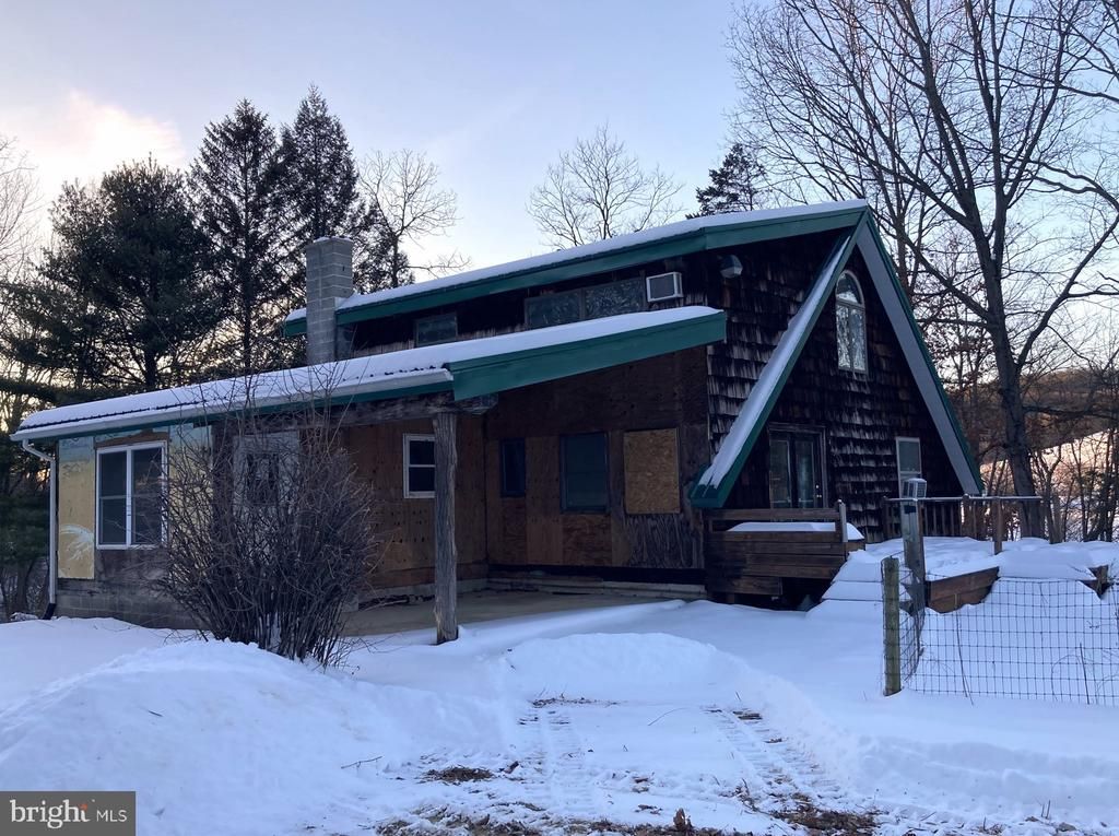 550 GREENHOUSE ROAD, MIDDLEBURG, PA 17842