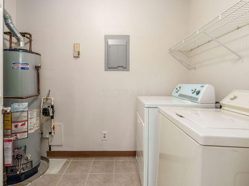 2733 Greystone Drive, Unit D, Columbus, OH 43220 Photo 18