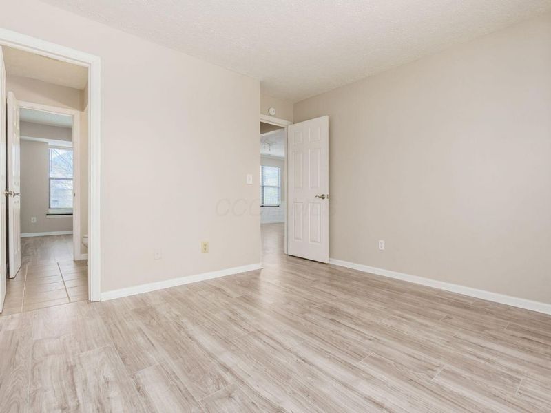 2733 Greystone Drive, Unit D, Columbus, OH 43220 Photo 25