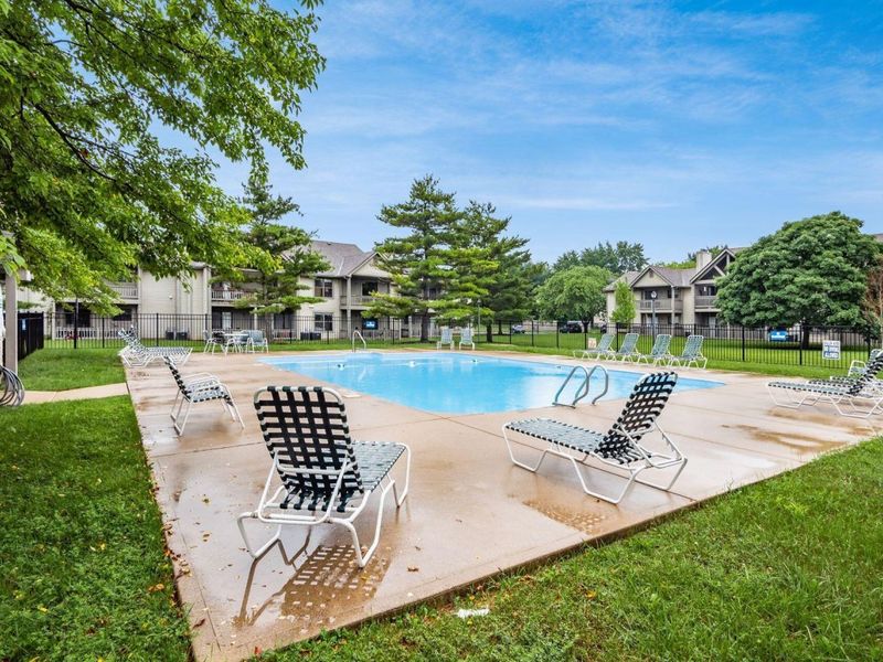 2733 Greystone Drive, Unit D, Columbus, OH 43220 Photo 29