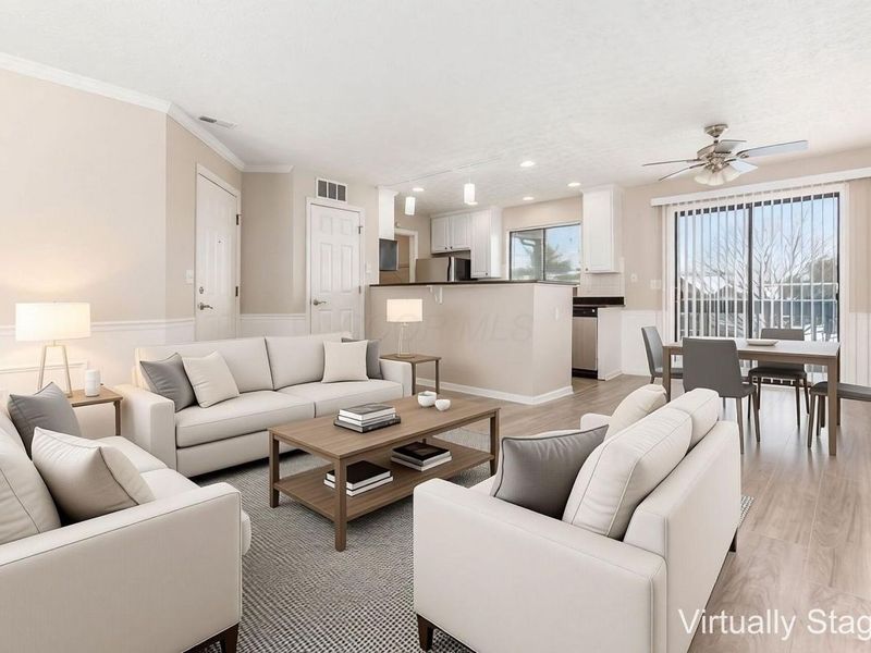 2733 Greystone Drive, Unit D, Columbus, OH 43220 Photo 3