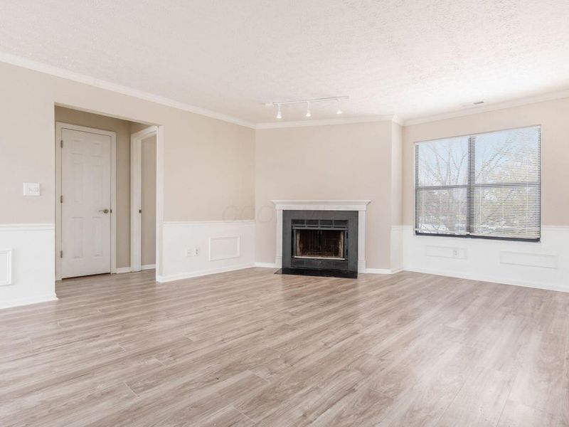 2733 Greystone Drive, Unit D, Columbus, OH 43220 Photo 6